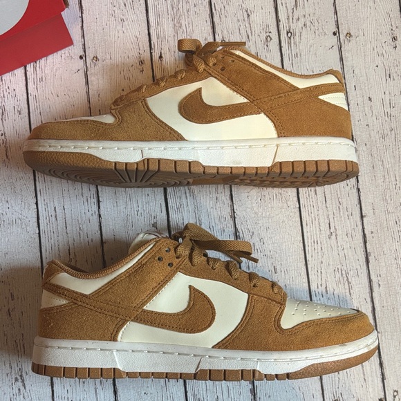 Nike Dunk Low Coconut Milk / Flax-Sail Sneakers 7 - Picture 8 of 11